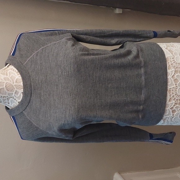 ATHLETA S Canyon Long Sleeve Thumbhole Pullover Striped Sleeve Sweater - Picture 4 of 14